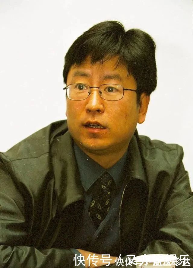 书法#白岩松写书法看这字笔走龙蛇,但是距离书法艺术还是有距离的