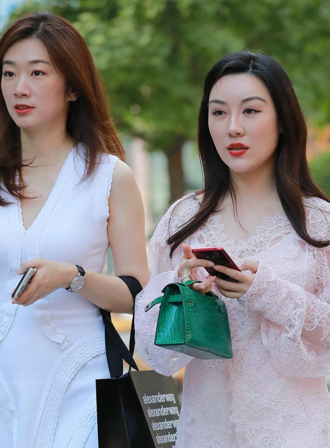 粉色|时尚：粉色的减龄效果好，有着一种温柔甜美的气息