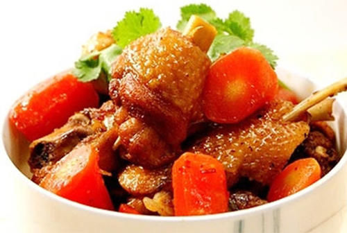 胡萝卜烧鸡|周末学习多用眼，多吃护眼菜，缓解眼疲劳，防近视眼睛更透亮