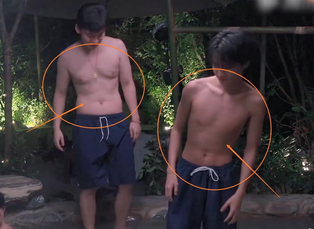 王俊凯刘昊然泡温泉，起身来不及披毛巾，暴露男明星真实身材管理