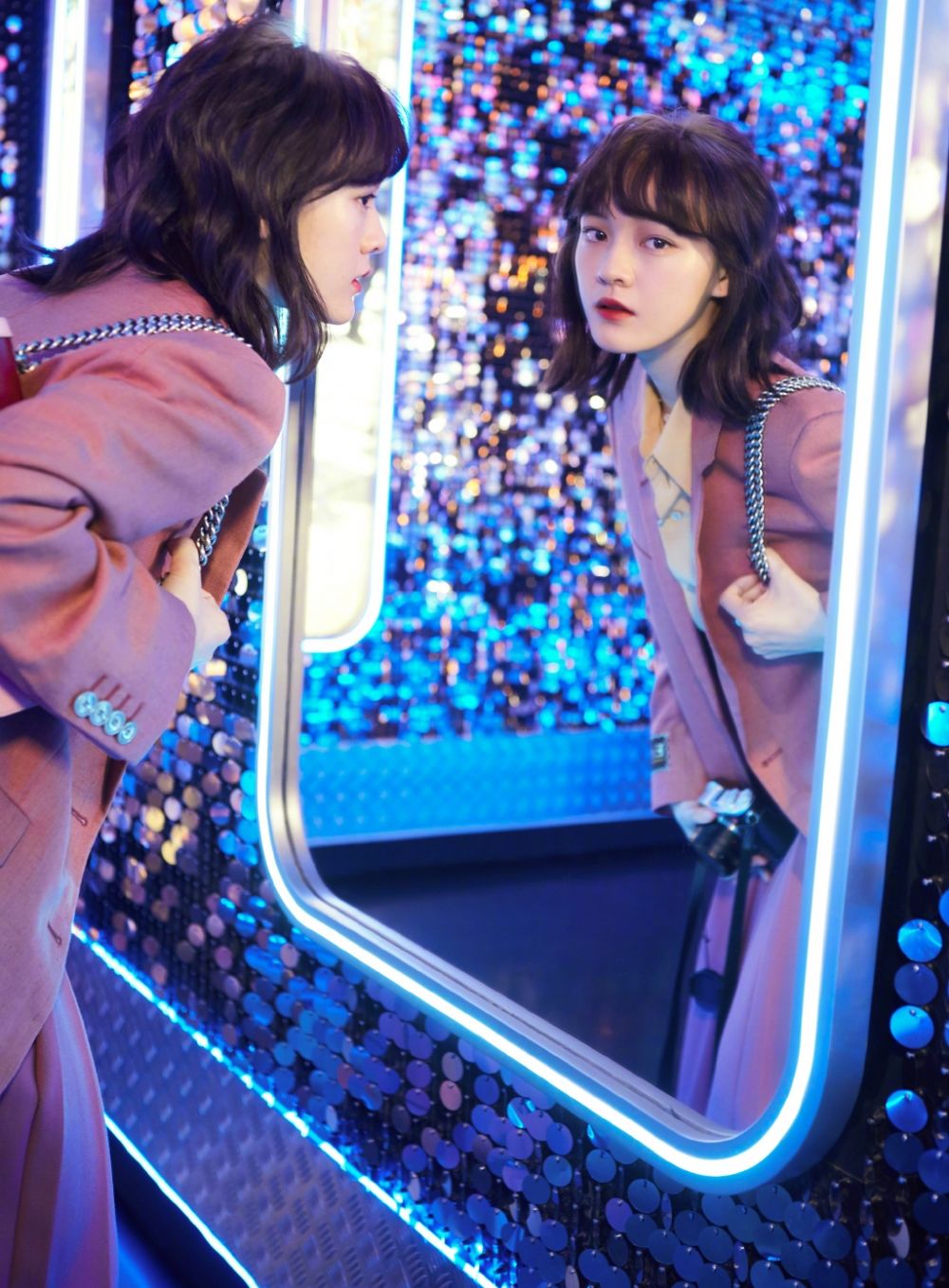 邻家女孩长大了，文琪是古灵精怪的迷人女孩呀|上游时尚| 邻家女孩