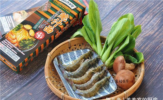 秋天吃早餐,迷上了此款!汤汁鲜浓,面条油润,做法超简单!