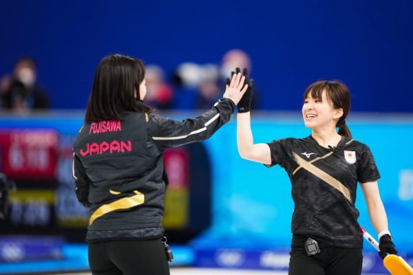 冰壶女子半决赛：日本队胜瑞士队晋级决赛|北京冬奥会 | 日本队