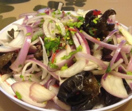  开胃|洋葱新吃法来袭，分分钟搞定一盘菜，开胃爽口，怎么吃也吃不够