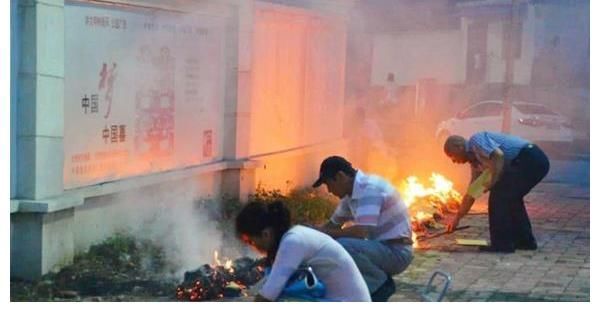 纸钱&人死后为何要烧纸?流传上千年的文化,真的只是迷信吗?