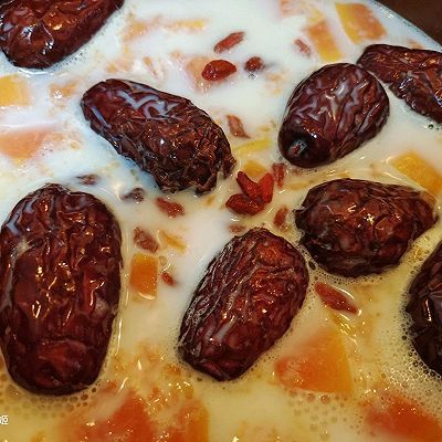 木瓜红枣炖牛奶|木瓜红枣炖牛奶