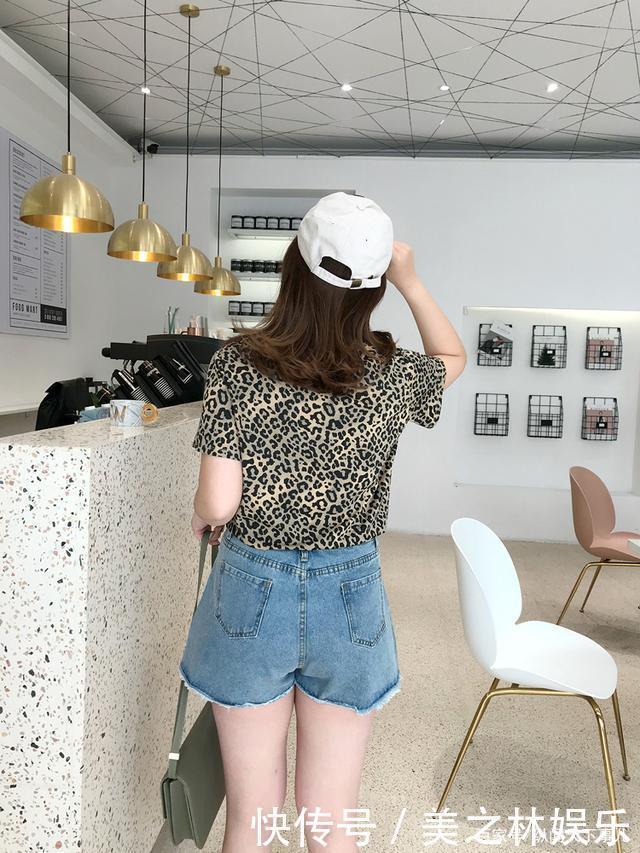 短裤让人觉得十分具有休闲随意风,超让人心动的!显瘦时髦两不误