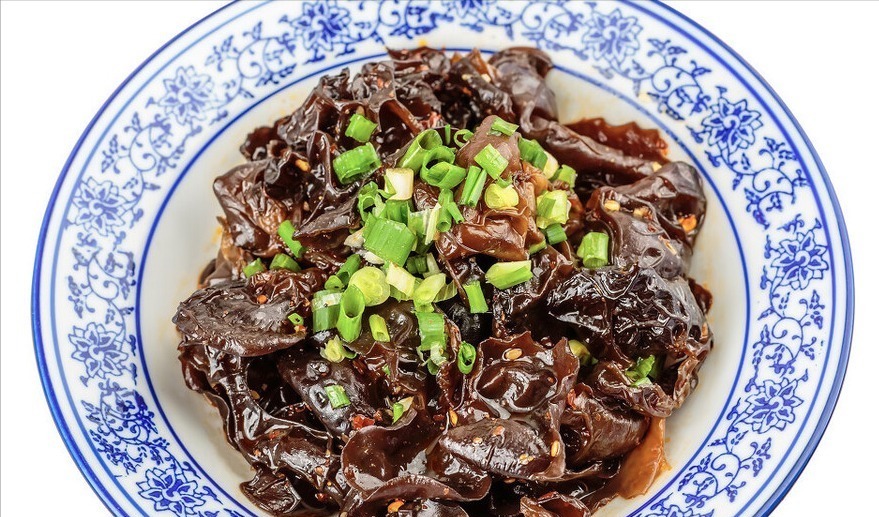 木耳切记不要直接泡,教你一招,虫卵全跑掉,10分钟泡得又大又软