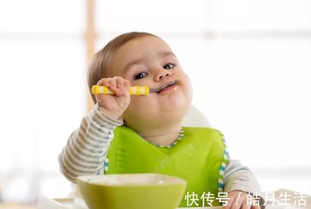 犯错|宝宝2岁前不能碰的4种辅食,看似营养实则伤肠胃,妈妈们别犯错