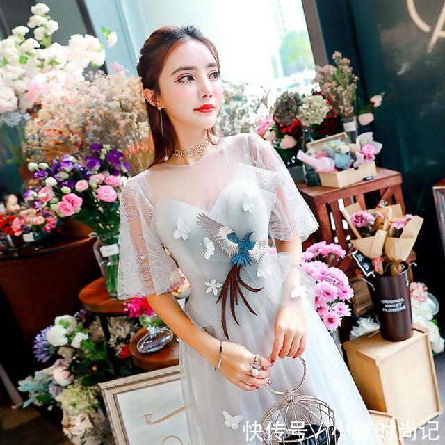 蕾丝 时刻不忘升华自己气质,穿时髦的连衣裙,做一个有范儿的女人