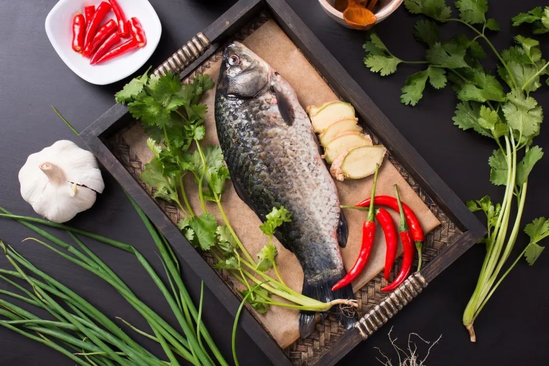 储存|女子接触霉变玉米后肺部长满黄曲霉菌，什么是黄曲霉毒素，它有哪些危害？