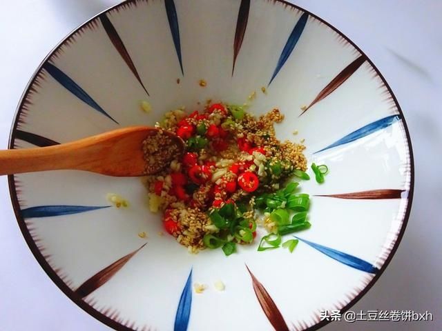 早餐|最近早餐迷上它，半小时就上桌，热乎乎真舒爽，开胃又顶饱