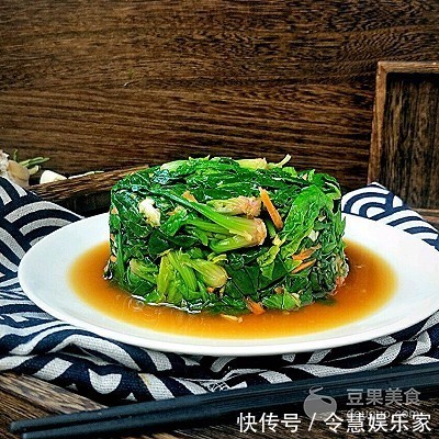 年味餐桌清新菜酸爽蒜香菠菜~