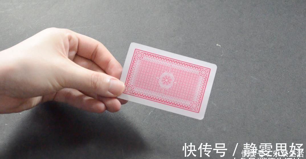 用处|用旧的扑克牌别再扔了, 剪几刀, 粘在厨房里超实用, 人人见了都夸好