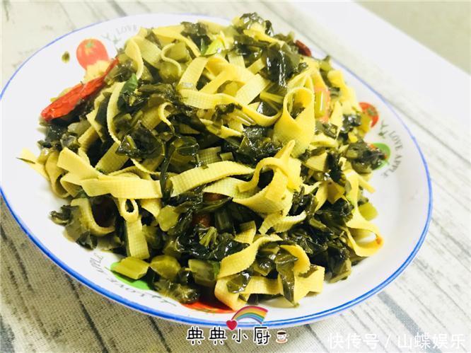 没胃口的时候,家常咸菜炒一炒,端上桌大家都抢着吃