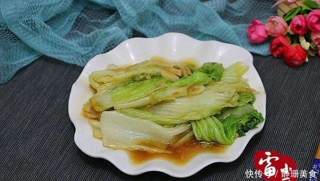 炒白菜时多加一味料,上桌都抢着吃,人间美味呀