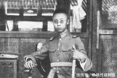 溥仪|末代皇帝溥仪重回故宫，被工作人员要求门票，他一番话，尴尬全场