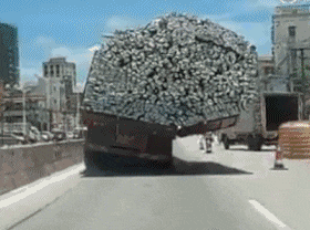 |搞笑GIF图片趣图:这种材质,男孩子们最喜欢