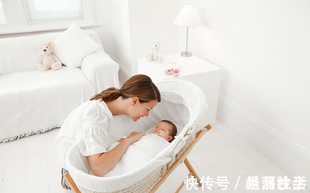 醒来|宝宝吃母乳时,为什么一会儿就睡着,不久后又醒来?答案很暖心