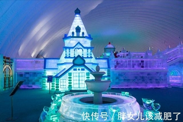 千般苦!岁月把酒与君共,腊梅笑绽待春还