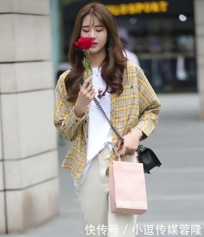 海盐|牛仔裤已经被嫌弃了,潮人处火爆的是“海盐裤”,穿上清新感爆裂