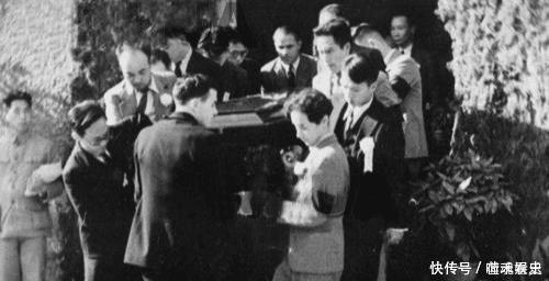 陈白尘#鲁迅葬礼老照片国母主持葬礼,16位大佬来抬棺,送行队伍几十里