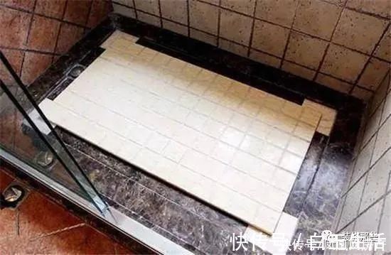 排水|越来越多人卫生间不在地面铺瓷砖，都流行这样做，排水快又防滑