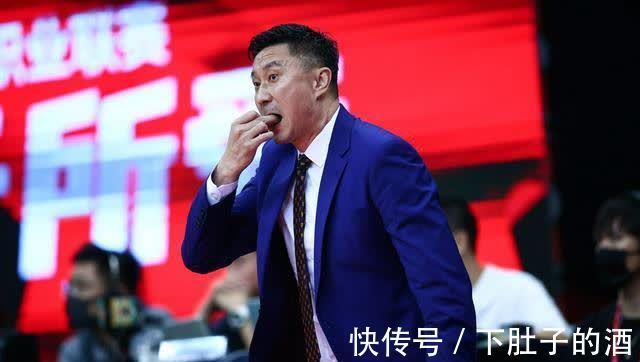 徐杰|杜锋收到坏消息,卫冕冠军核心因病住院,一大强人归来或暂缓难题