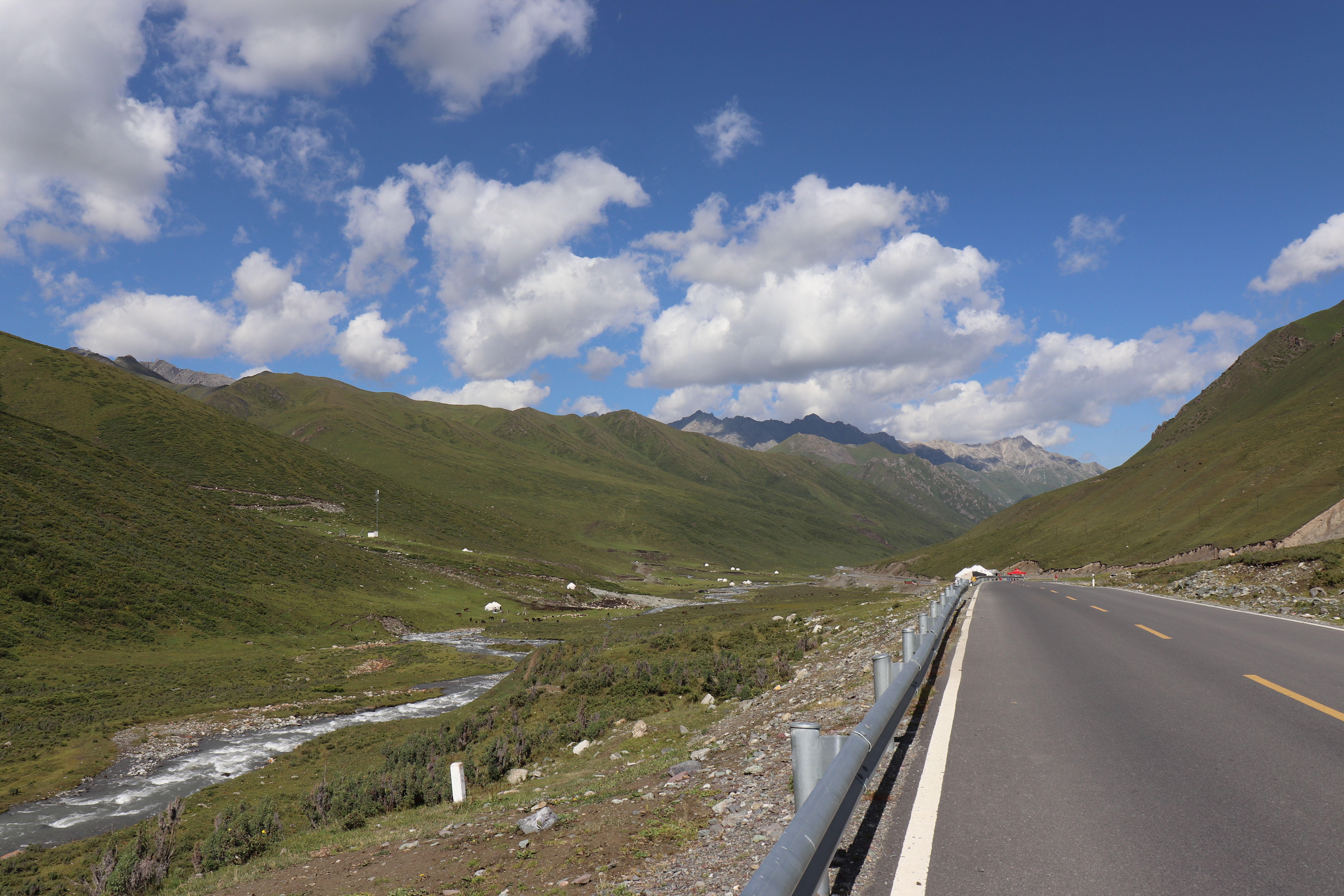 自驾独库公路，饱览天山风情