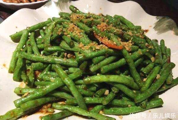 家味美食:蒜炒荷兰豆,杭椒牛柳,韭黄炒肚丝,黄酱炒豆角的做法