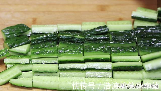 小米辣|原来腌黄瓜这么简单,一个小时就能吃,清脆开胃,放三个月不坏