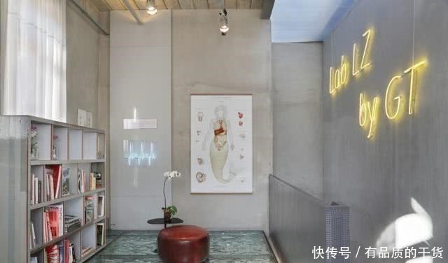 玻璃|朋友家的玻璃地板火了!装修剩点玻璃砸碎了填充进去,不敢上脚踩!