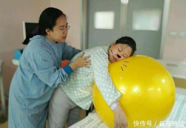 傲慢与偏见|妻子宫口开得慢,这位老公的做法让人称赞,网友:爱情该有的样子