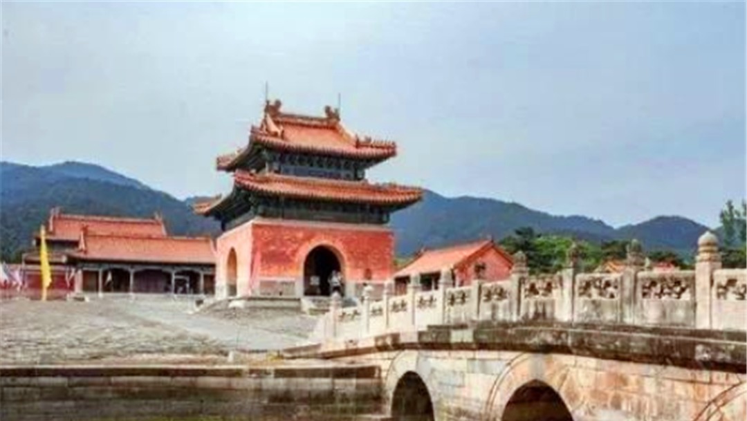 对外开放|乾隆和康熙的地宫都被盗了,为什么只有乾隆的对外开放?