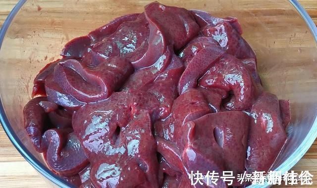 可口|炒猪肝别直接下锅炒,多加这2步,猪肝鲜嫩可口,不腥不老