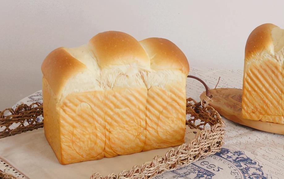 面包的配方我用了3年,不用黄油,一次发酵也能蓬松暄软,不干硬