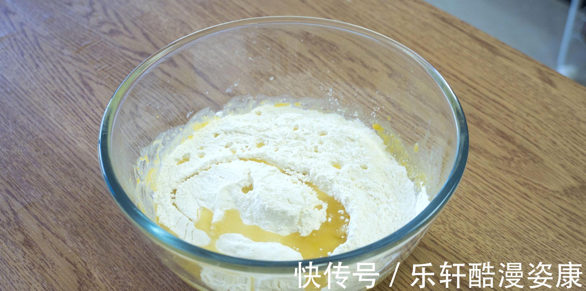 秋天南瓜是个宝，分享5种南瓜饼做法，软糯香甜，男女老少都爱吃