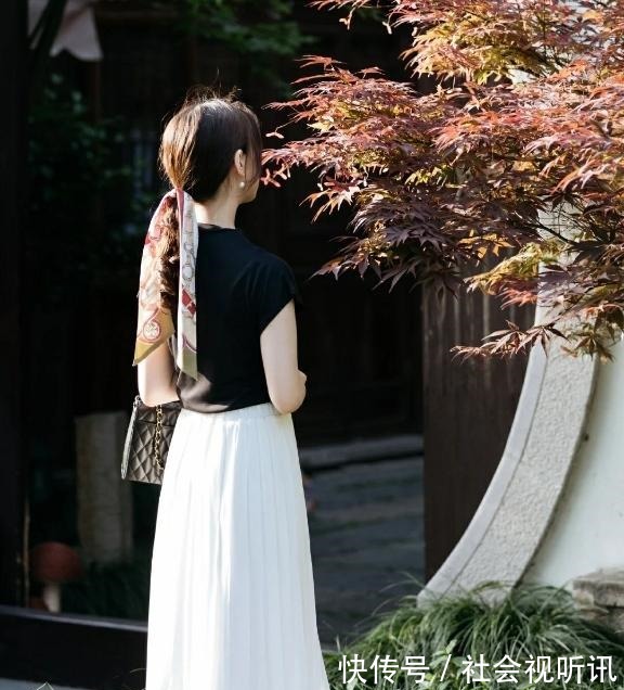 丸子头 还在为发型而烦恼这些款式值得尝试,百搭唯美容易上手!