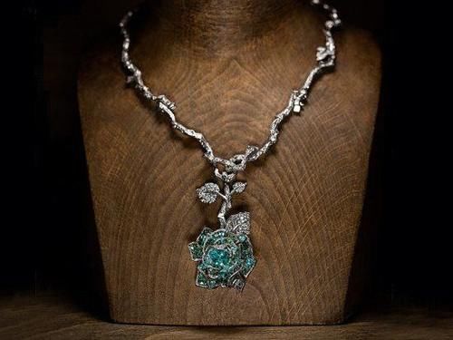 Dior新一季高级珠宝系列「RoseDior」：致敬经典玫瑰