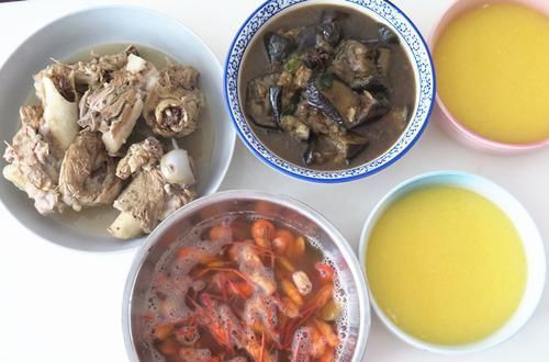 老公出差一周回来,我午餐准备了三道菜,老公说还是回家吃饭舒服