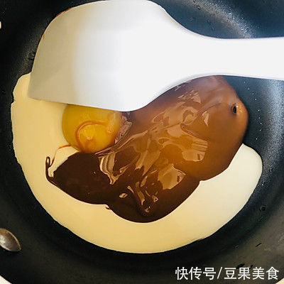 吃一次就上瘾的焦糖杏仁咸奶油蛋糕卷