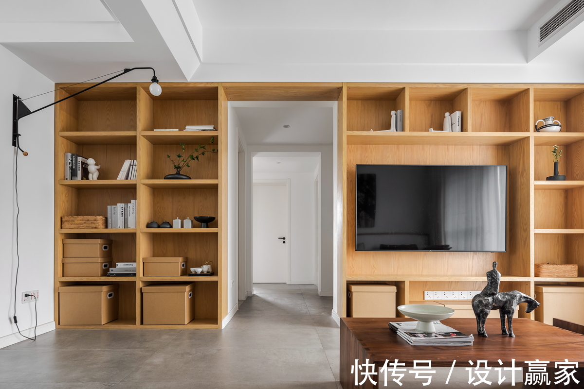 自然风|200㎡原木自然风，餐岛一体+超大书墙，住着温馨的一家四口