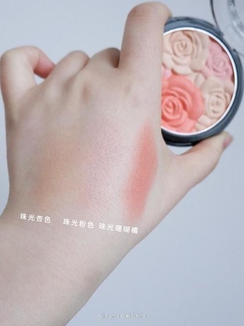 巧用三色腮红和眉笔，多快好省，打造氛围感阳光妆容