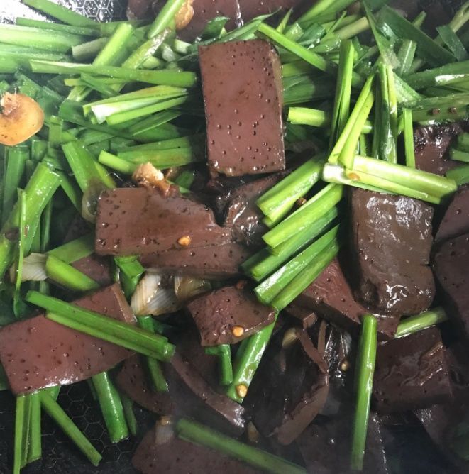 阿胶|补血吃阿胶,不如吃此菜,隔天炒一盘,补血补铁,脸色越来越红润