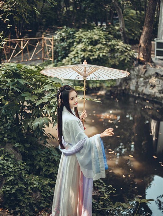 奇女子&武则天下令写诗,7岁女童即兴赋诗,惊艳四座,被誉为千年奇女子