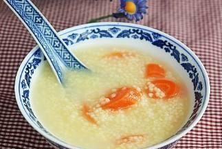 中老年|胡萝卜和此物一起煮粥吃,脾胃养好了,视力变好了,也不失眠了