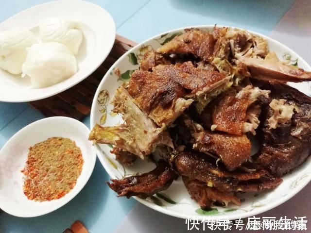 椒盐|夏天适合吃鸭肉，鸭肉这样做香酥入味，我们家每次做一只还不够吃