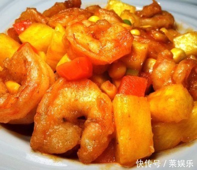 大孩子|做的”年夜饭“最抢手的一道菜，大孩子小孩子围在一起，团团圆圆