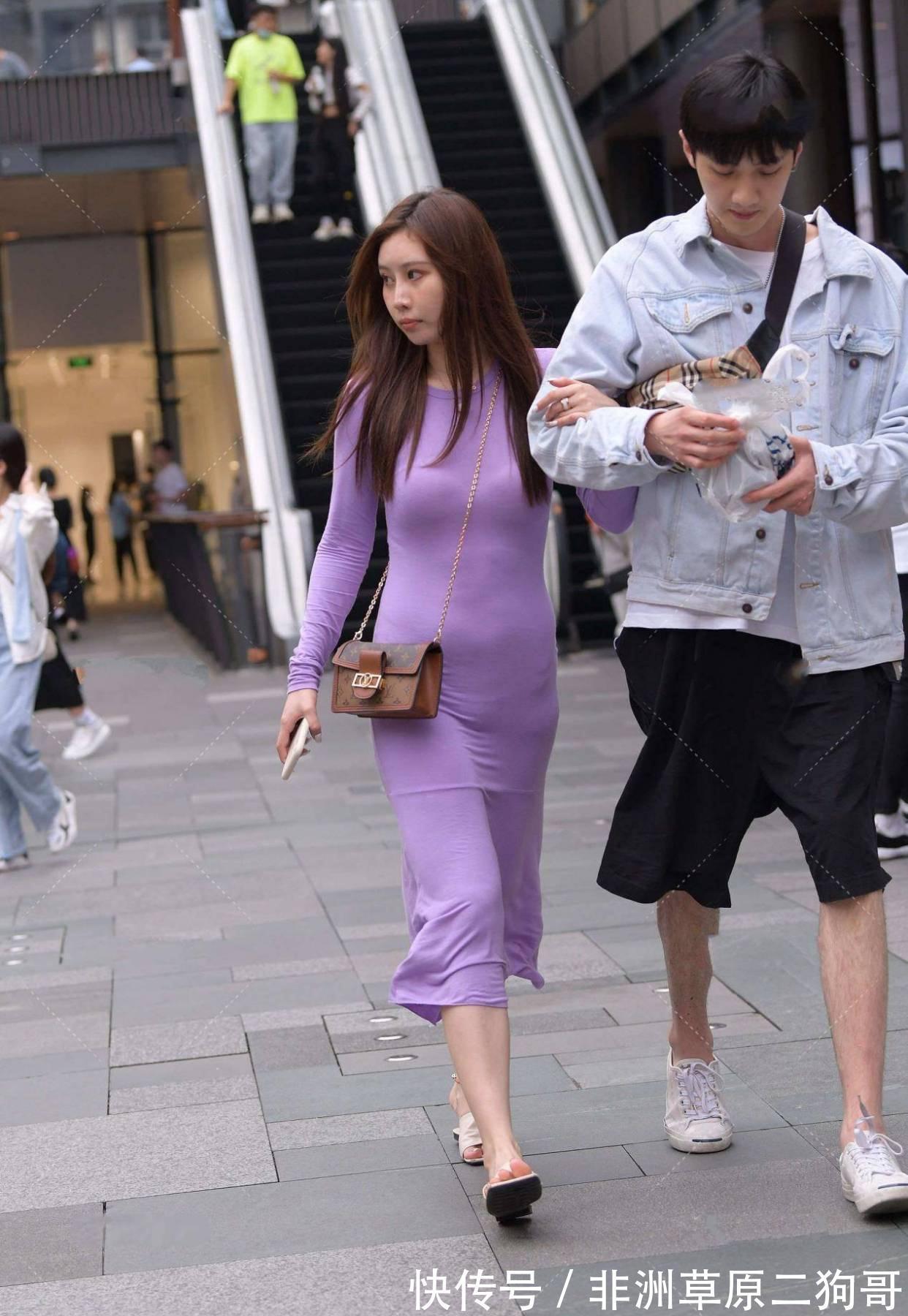 修身长裙 紫色修身长裙,优雅浪漫,更显独特气质