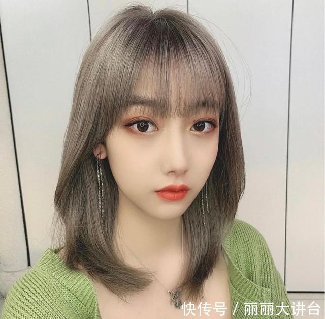 秋冬都在“剪短发”，超A女神范更有气质，基本都逃不出这4款发型